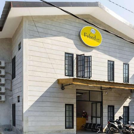 Reddoorz Near Sam Poo Kong 3 Semarang Hotel Exterior foto