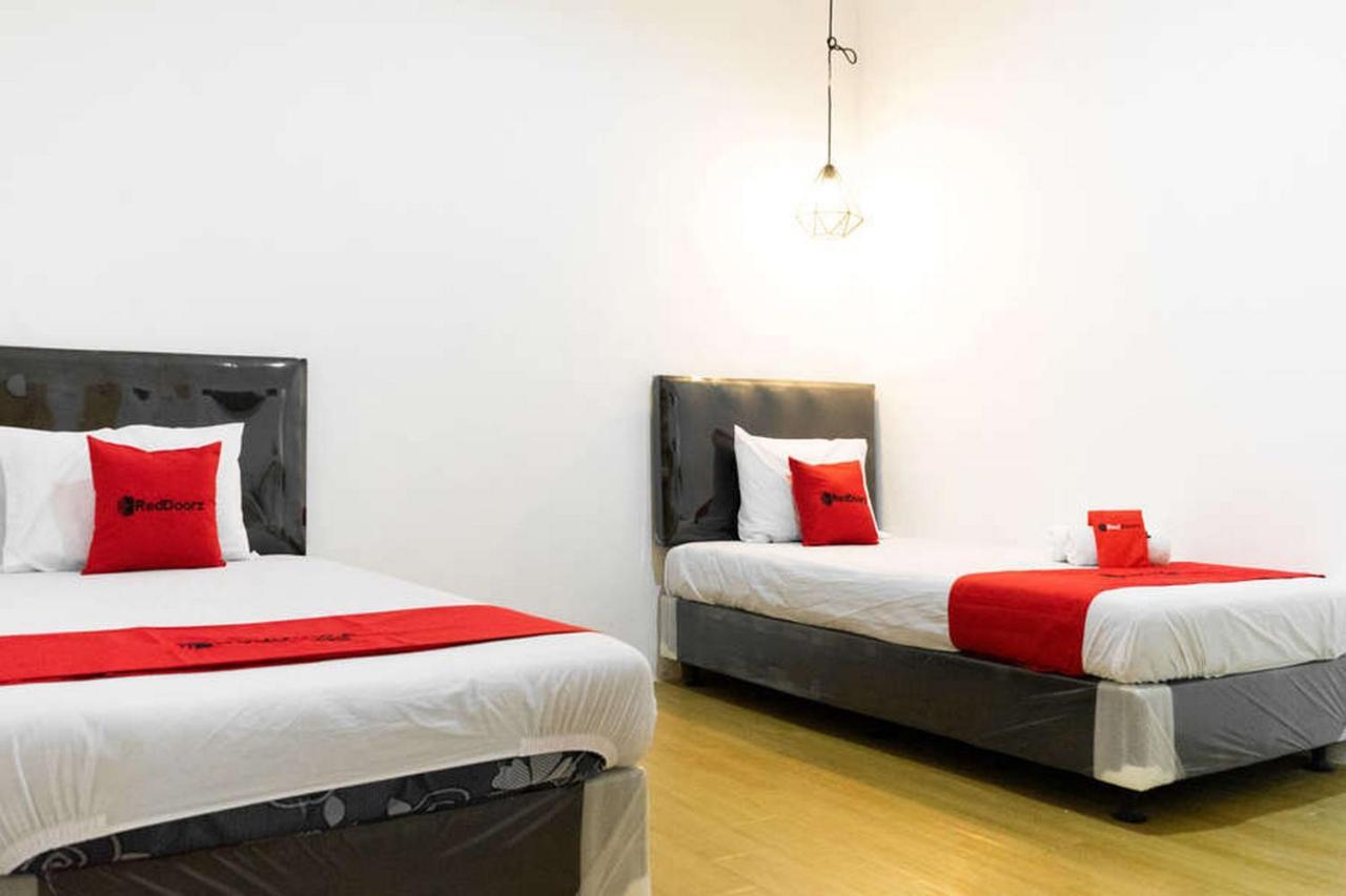 Reddoorz Near Sam Poo Kong 3 Semarang Hotel Exterior foto